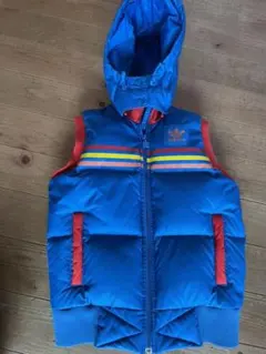 アディダス オリジナル　ダウンベスト