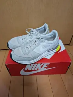 NIKE LUNARINTERNATIONALIST スニーカー イエロー