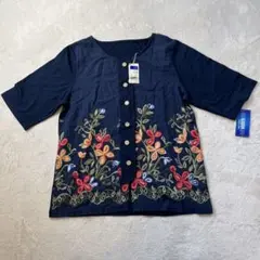 【新品タグ付き】GABIN 花柄 刺繍 前開き ブラウス シャツ M〜Lネイビーのサムネイル