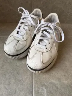 オニツカタイガー　デレシティー