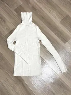 UNIQLO エクストラファインメリノリブタートルネックセーター（長袖）　M