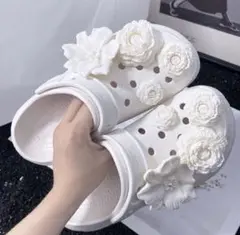 ジビッツ　ホワイト　アレンジ　華やか　花 大人可愛い　カジュアル　おしゃれ
