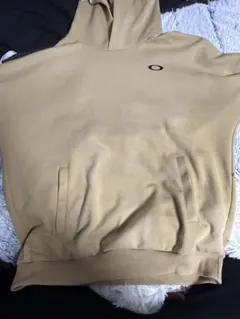 ベージュ フード付きパーカー オークリー