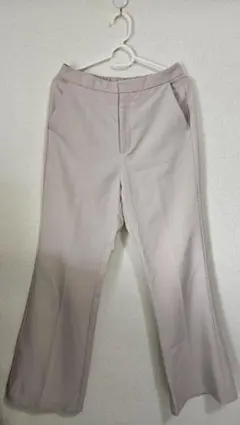 GU　ベージュ フレアパンツ ゴムウエスト&ボタン　Ｌ　センタープレスあり