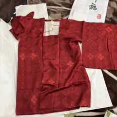 赤い花柄の道行コート