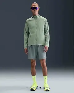 新品 ナイキ ランニングジャケット BV4871 nike 軽量シェル　トレイル