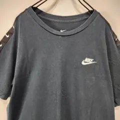 NIKE　半袖　Tシャツ　L　刺繍ロゴ　ライン　良デザイン　ブラック　古着コーデ
