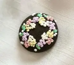 ハンドメイド刺繍ブローチ・ヘアゴム