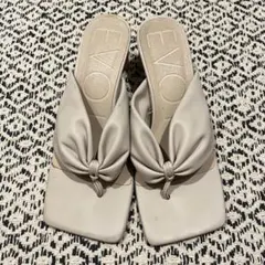 EVOL リボン付きベージュサンダル sizeM