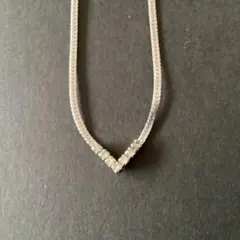 シルバー V字型 メタルネックレス