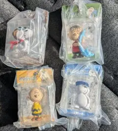 PEANUTS パッケージミニチュアコレクション　スヌーピー　ガチャ　4点セット