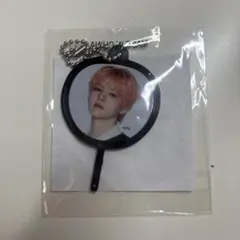 treasure ヨシ　カプセルトイ　ミニうちわ　キーホルダー