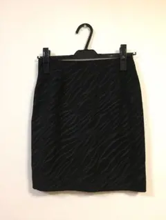 【値下げしました】未使用♬ゼブラ柄♬膝上丈冬物スカート