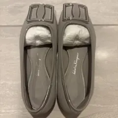 Salvatore Ferragamo グレー フラットシューズ