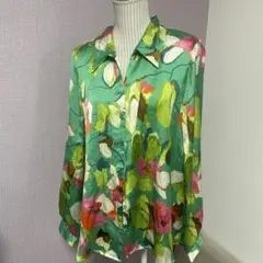 花柄 緑色 長袖シャツ
