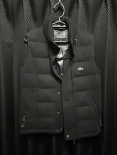 LACOSTE ブラック ダウンベスト 46/2