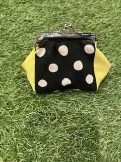 水玉模様がま口ポーチ