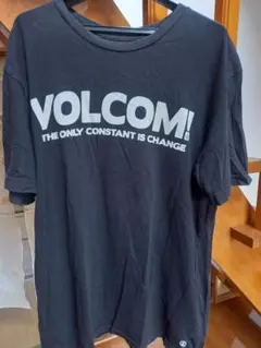 VOLCOM Tシャツ ブラック古着Ｌサイズ