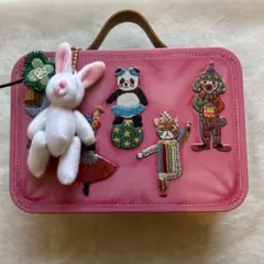 青山デカーボ　刺繍トランク缶バッグ　うさぎチャーム付