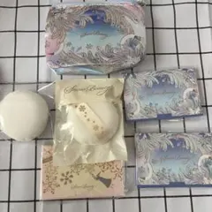Snow Beauty ポーチ セット＆パフ＆おしろいセットのサムネイル