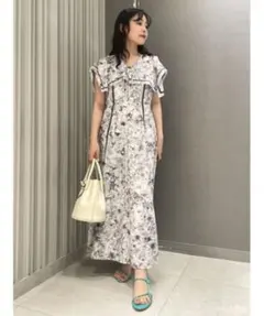 OBLI シティプリントティアードワンピース 総柄ノースリーブ ロング