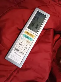 作動保証 ダイキン エアコンリモコン KRC114-7 前カバー爪折れ - メルカリ