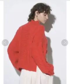 【emmi atelier】クロップド丈ケーブルニット レッド 赤