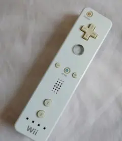 Wii リモコン ホワイト コントローラー　！！