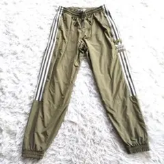 アディダス 緑 カーキ ウーブン ロックアップ トラックパンツ ジャージ L