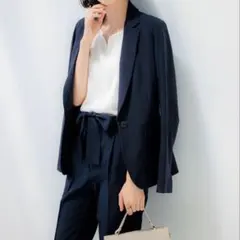 レディーススーツ