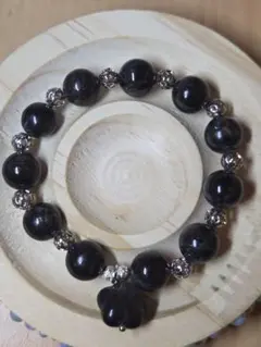 ヌーマイト　ビーズブレスレット