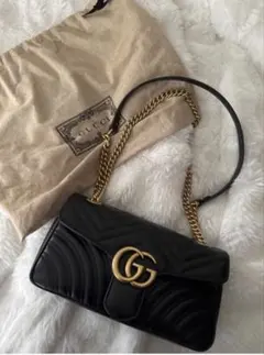 GUCCI GGマーモント ショルダーバッグ ブラック