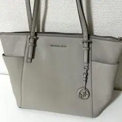 大人気MICHAEL KORSマイケルコーストート本革サフィアーノレザーA4対応