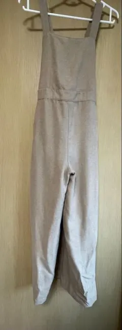 ベージュ サロペット