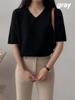 韓国 awab グレー Vネック 半袖ニットのサムネイル