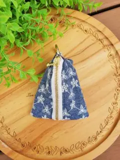 タンガリー刺繍ポーチ三角形