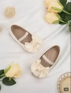 【値下げ中】リボン付きアイボリー ベビーシューズ　12.5cm