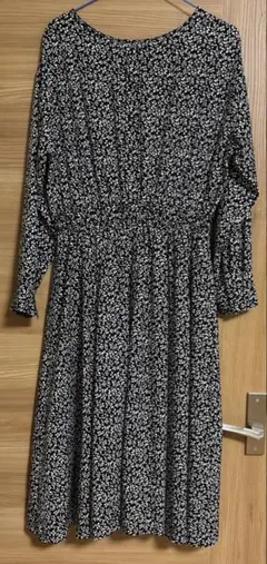 【index】花柄長袖ワンピース