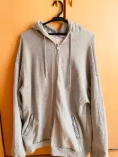 パーカー（PUNYUS