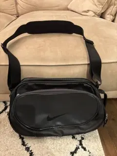 Nike ショルダーバッグ ブラックスポーツ　エナメル