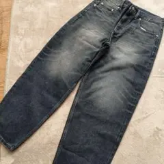 ダークブルー ストレートデニム