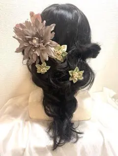 オリーブグリーン正絹つまみ細工と、ダリアパール付きヘアピンセット
