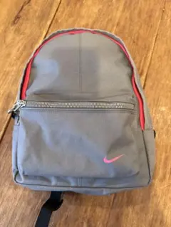 【期間限定値下げ】Nike リュック グレー/ピンク