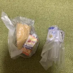 カプセルトイお菓子キーホルダーとんがりcorn チチヤスヨーグルトミニチュア