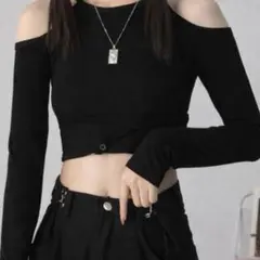 オフショルダー 黒 クロップドトップス