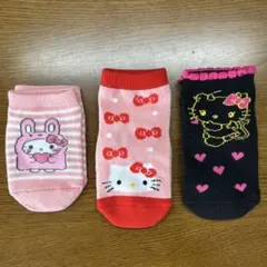 【新品・未使用】バースデー キティベビー靴下 3足セット