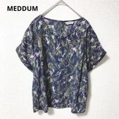 メデューム⭐︎ブラウス⭐︎総柄⭐︎カジュアル⭐︎薄手⭐︎ロールアップ袖⭐︎美品のサムネイル