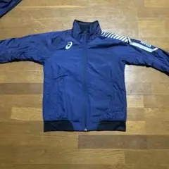 asicsウィンドブレーカー