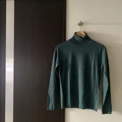 【訳あり】新品タグ付　ユニクロ　メリノウール　タートルネック　セーター　Mサイズ