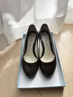 銀座かねまつ　エナメルパンプス